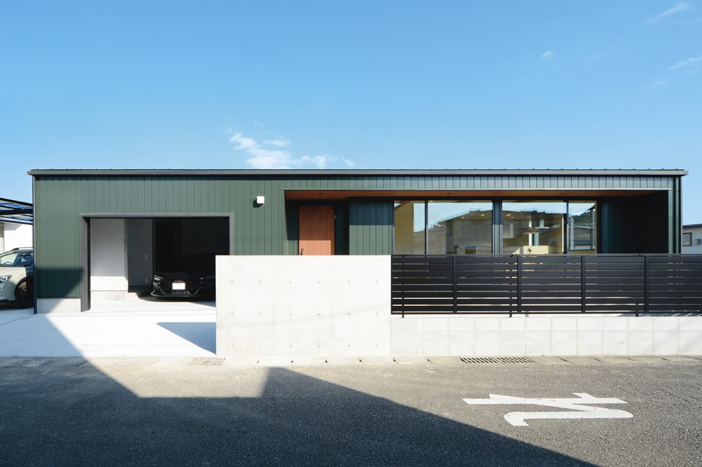 ガレージのある平屋の住まいメインイメージ